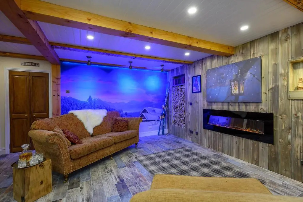 Anastasia's Secret! Cupar Swiss Alpine Style Apartment