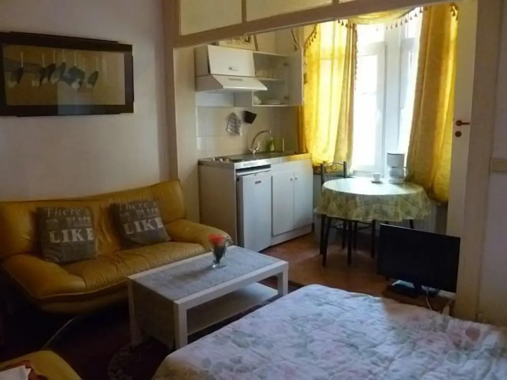 Rio Vida Rg104 3 Bedrooms 2 Bathrooms Condo