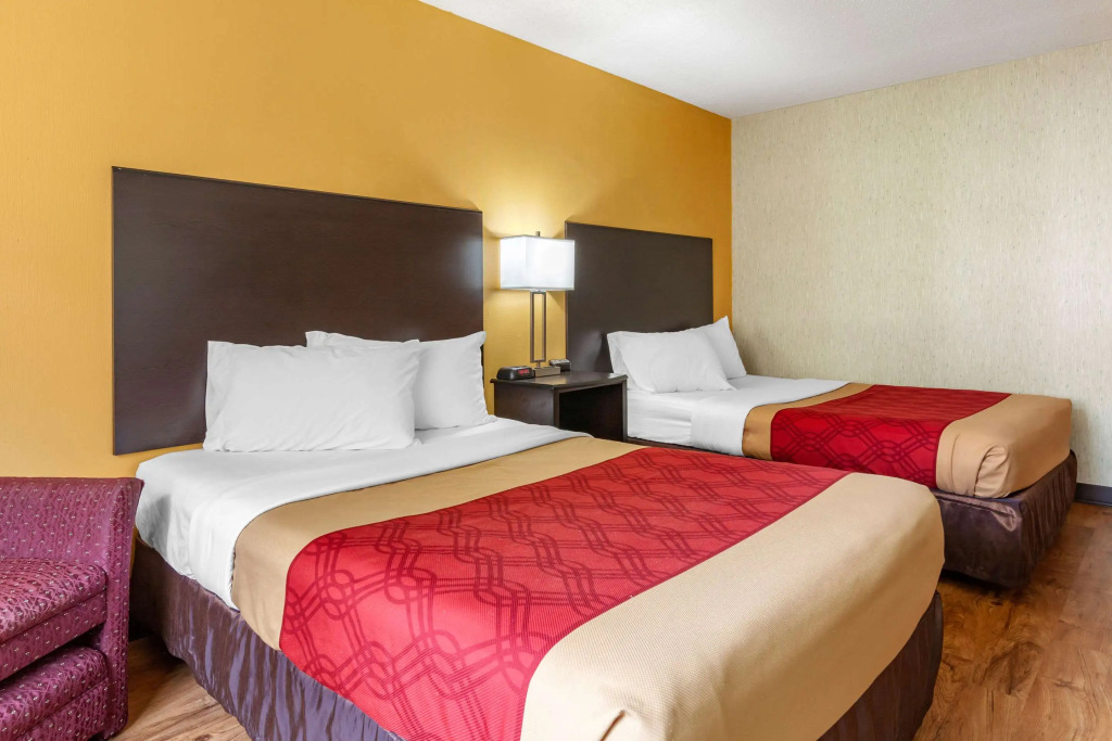 Econo Lodge Wausau - Rothschild