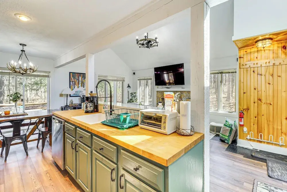 Steps to Jack Frost Ski Resort: Townhome w/ Decks