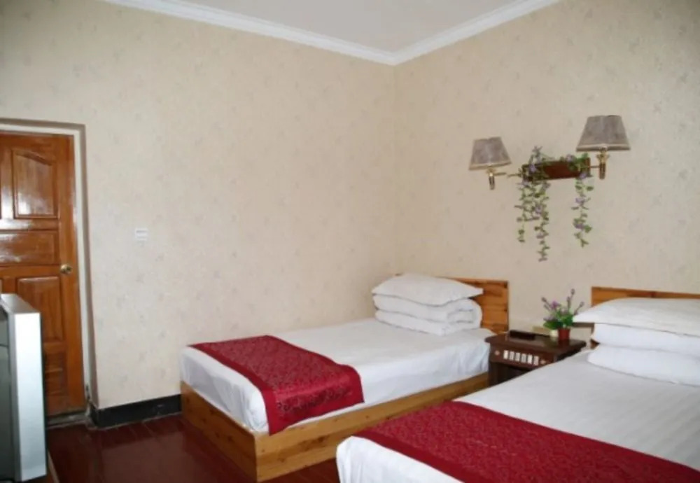 Wolong Inn
