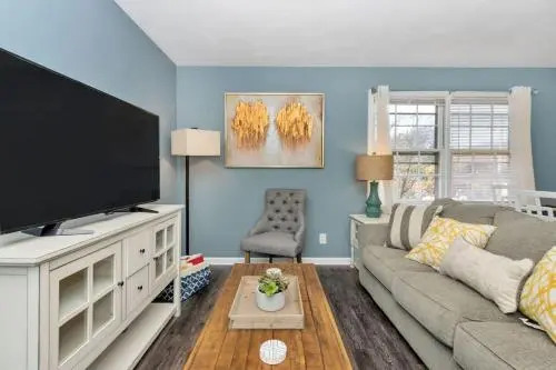 Bay Breeze Anchor Suite (1 bed/1 bath condo with cabanas, fire pits, and pier)
