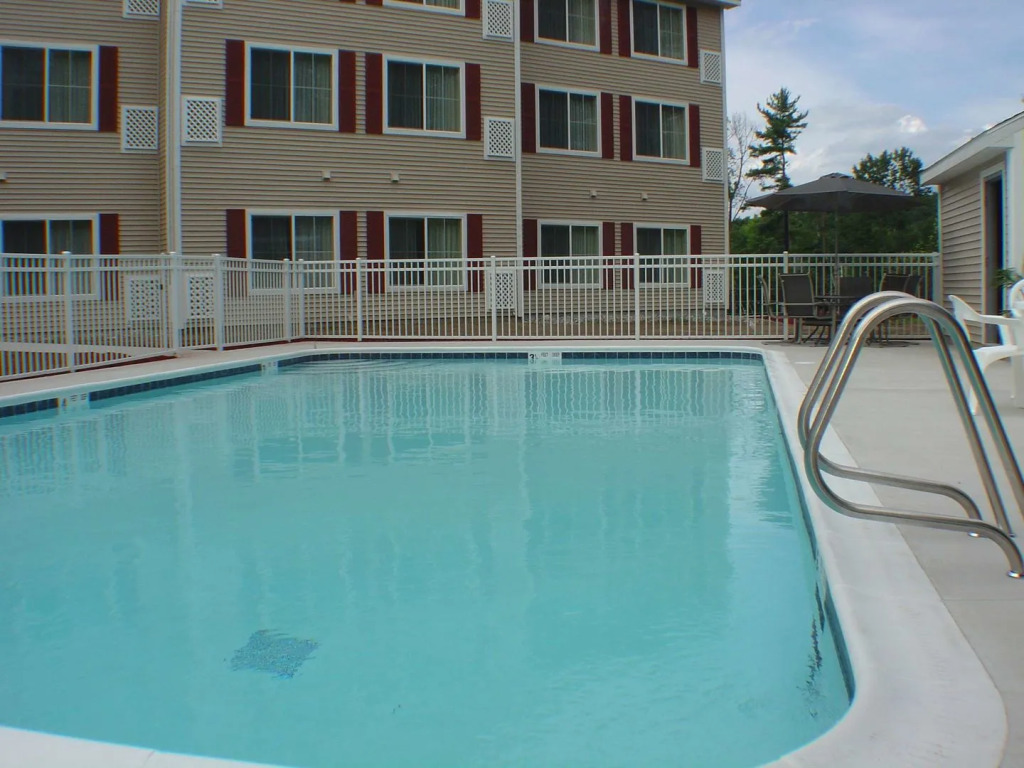 Country Inn & Suites by Radisson, Queensbury - Lake George , NY