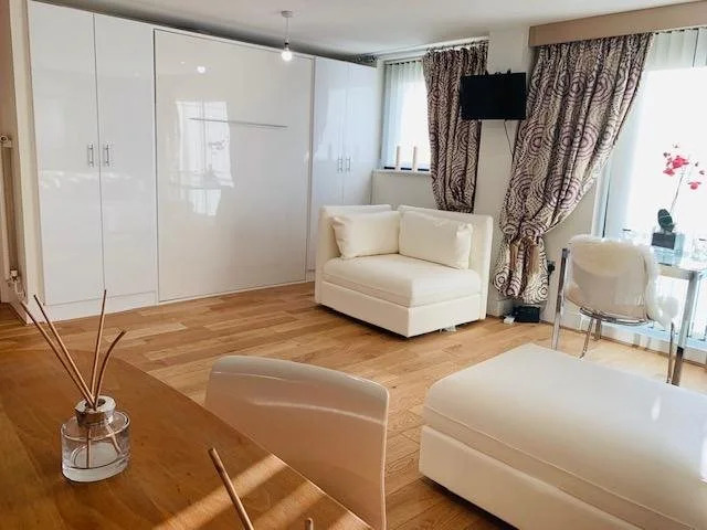 41 Millharbour by Crown Lawn