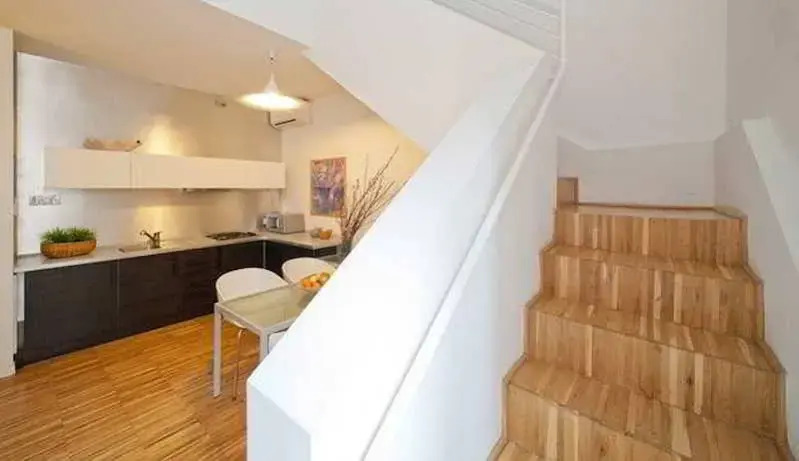 Apollo Apartment