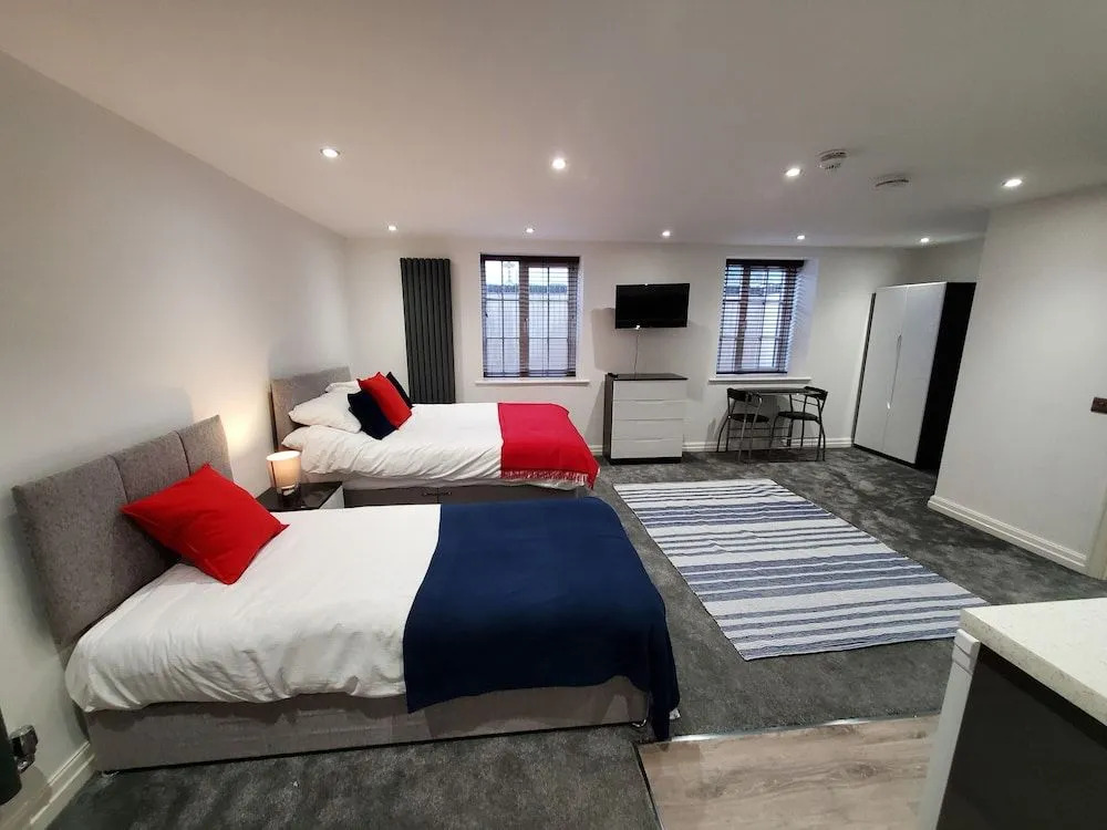 The Ashcroft Studios & Apartments with Free Parking