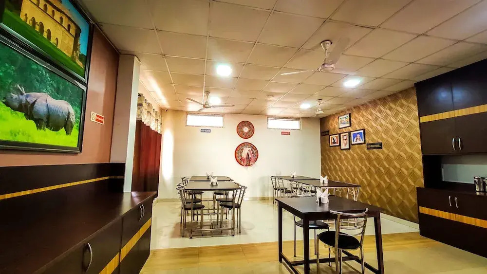 OYO 15700 Spectrum Residency
