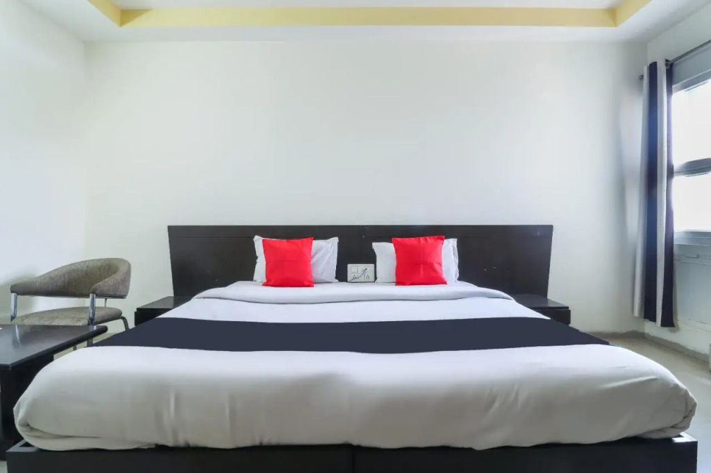 Collection O 30858 Hotel SP ROOMS