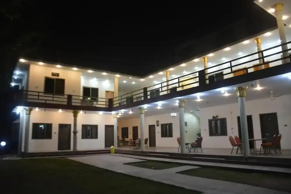 Galiyat Inn Hotel, Balakot by LMC
