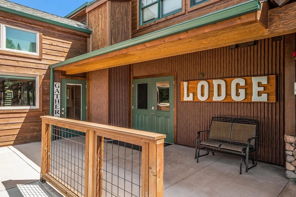 Solitude Gem Lake 203 - Estes Park 1 Bedroom Studio by RedAwning