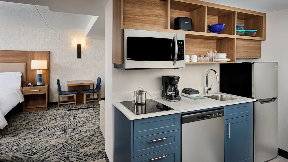 Candlewood Suites Burlington Conference Centre by IHG