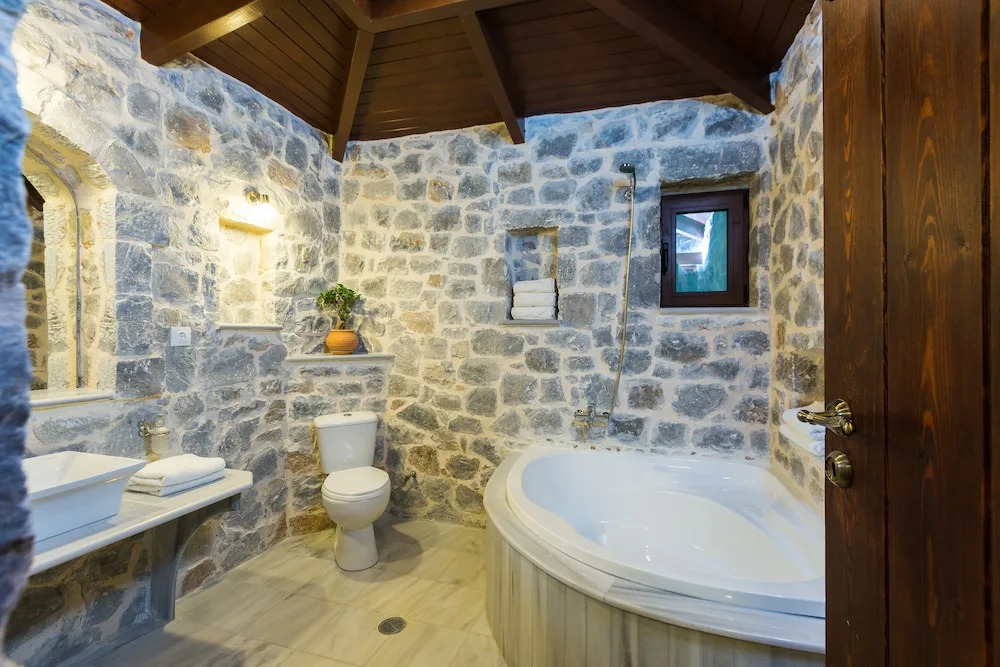 Villa Asigonia with Heated Pool & Whirlpool