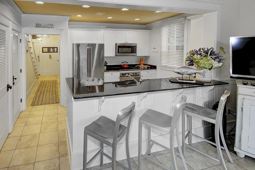 Steps To Beach Club, Multi-level Watercolor Condo, Slps 4, Perfect Location! 1 Bedroom Condo by RedAwning