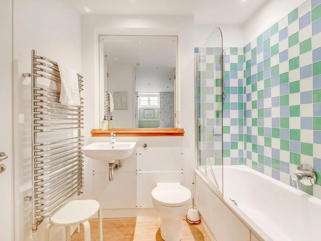 Apt 3, 26 Broad Street