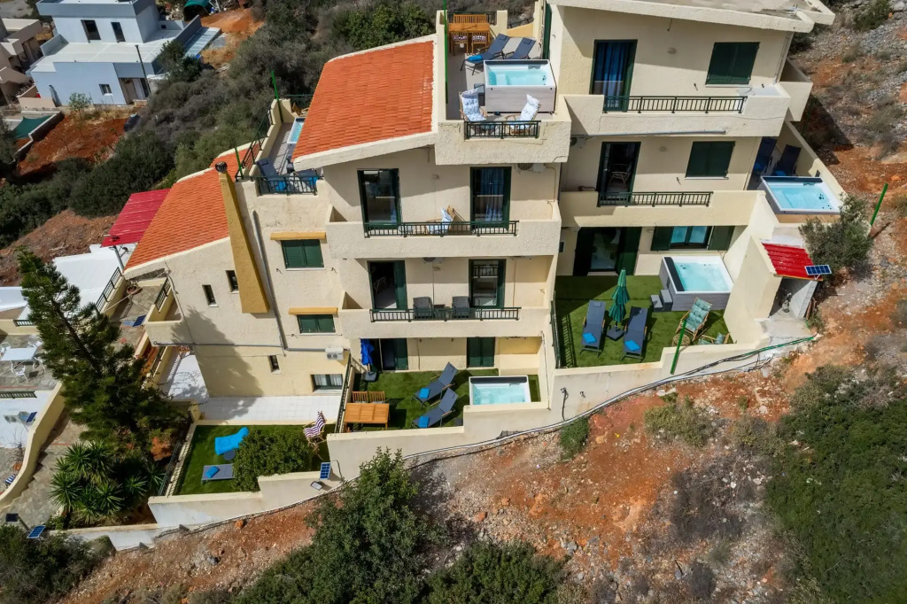 Blue Horizon Apartments