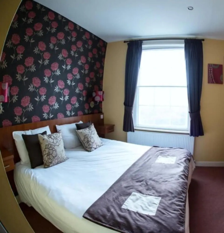 Thomas James Hotel
