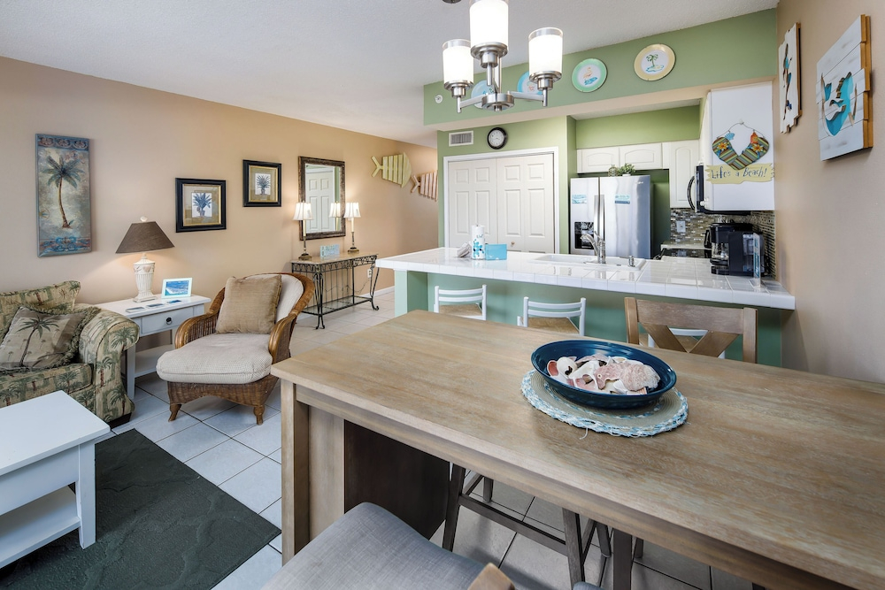 Emerald Towers West 1004 - Barefoot Bliss