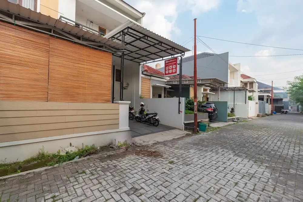RedDoorz Near Majapahit Semarang