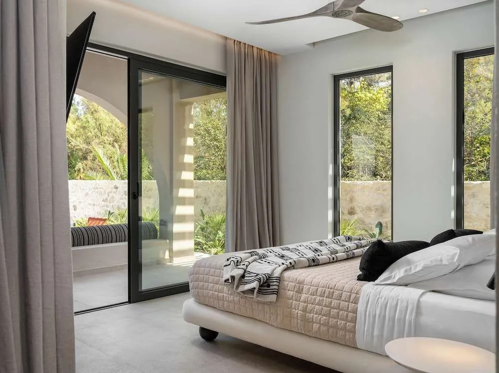 Dyo Beach Suites