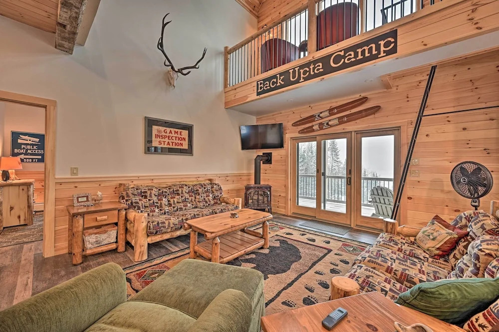 Rustic 3-story Pittsburg Cabin w/ Lake & Mtn Views