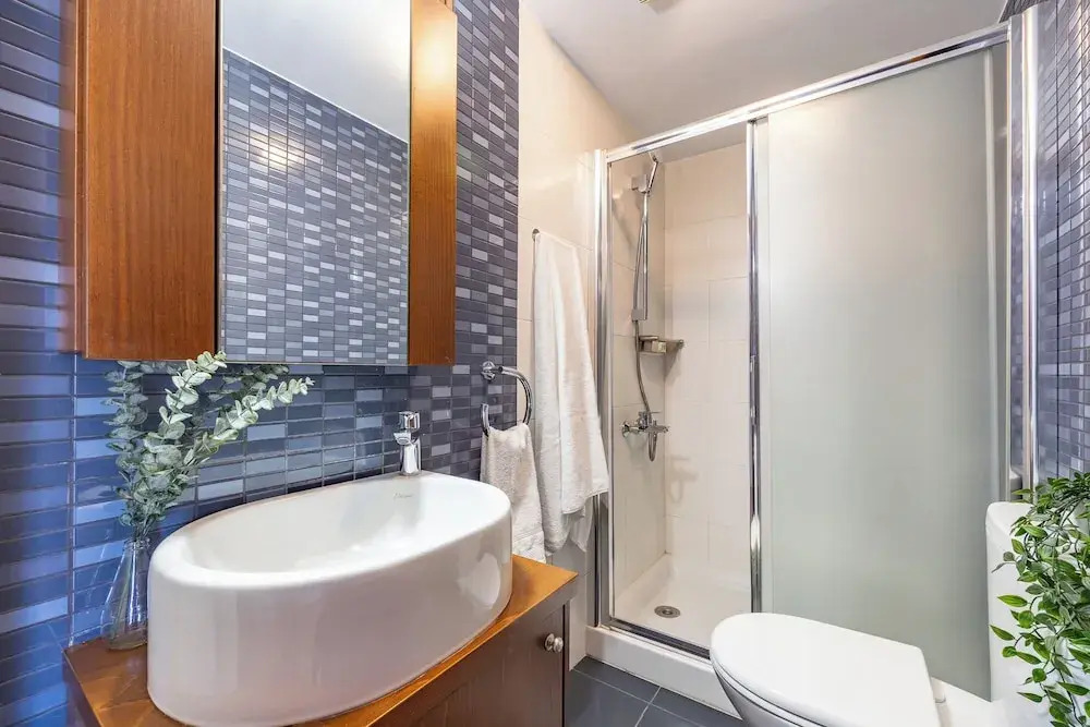 Lena Court - Spacious 3bdr, City Views