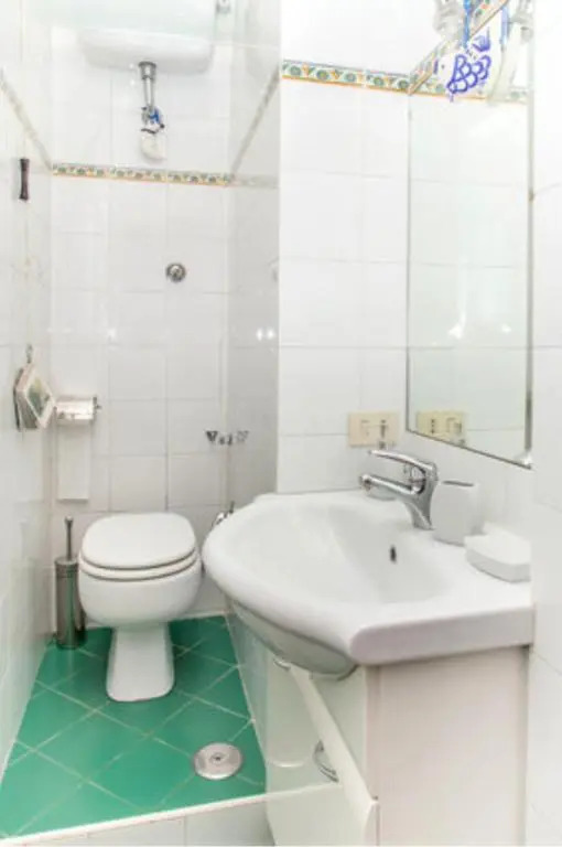 Studio with enclosed garden and wifi at Roma