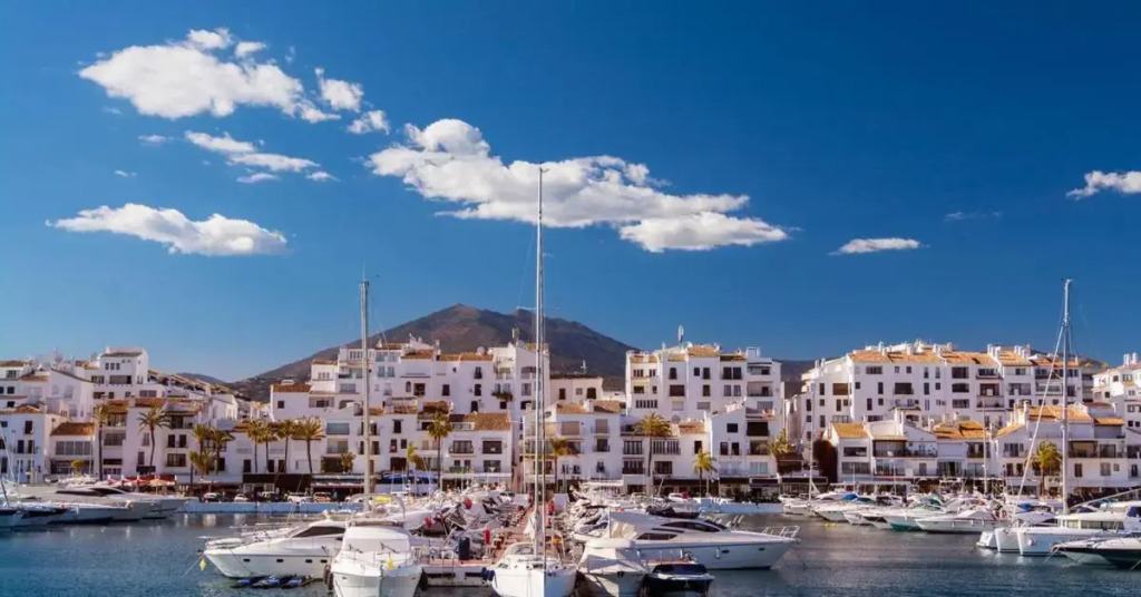 Cozy 2-bed 2-bathroom apartment in sunny Marbella