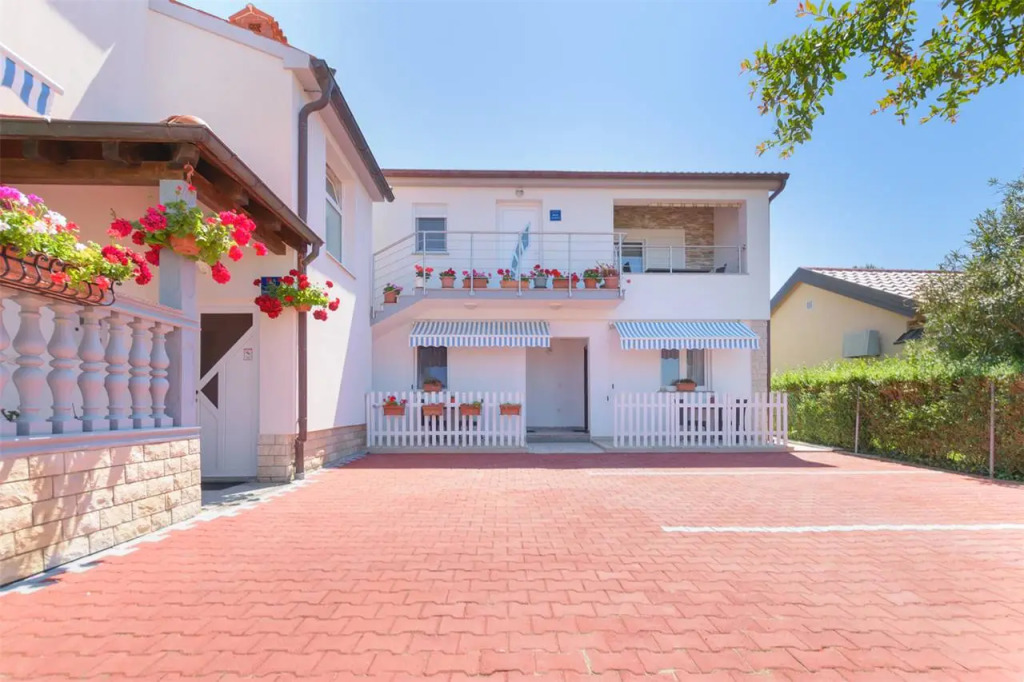 Apartments Emilia Medulin