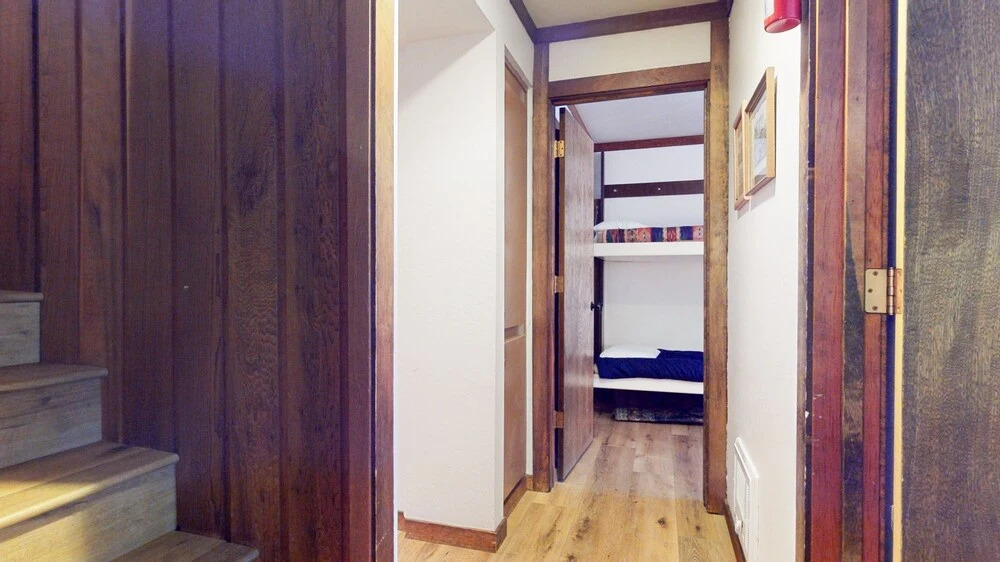 Mammoth West 124 Spacious Condo great for large group, Walk to Canyon by RedAwning