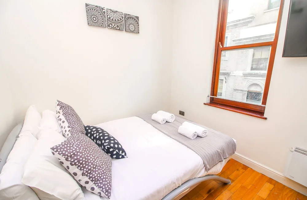 Studio Flat near Liverpool st & Shoreditch London