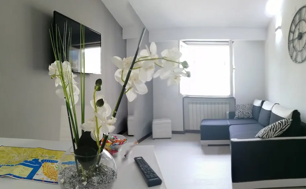 HomeholidaySanremo - CITY CENTRE APARTMENT