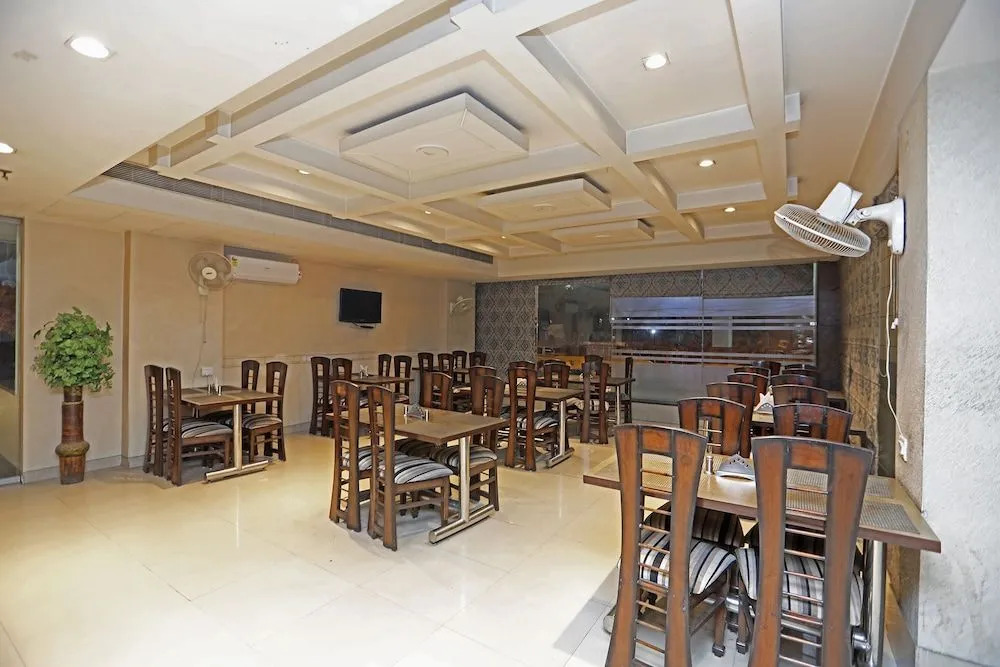 Capital O 445 Impress Hotel