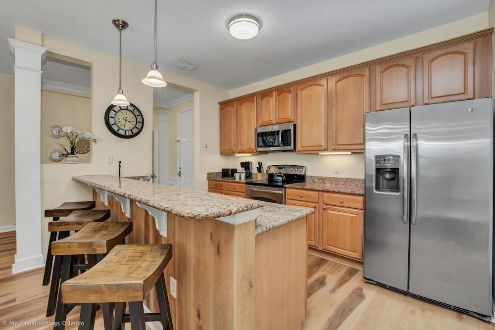Polished, Luxurious Condo in Vista Cay, Near Themed Parks! #4vc206