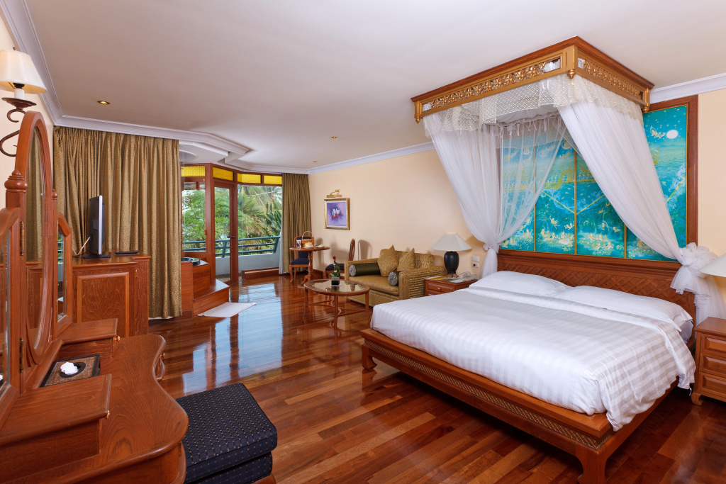 Diamond Cliff Resort & Spa, Patong Beach