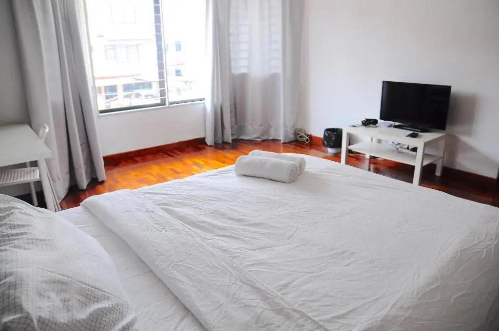GRAYHAUS Guest House
