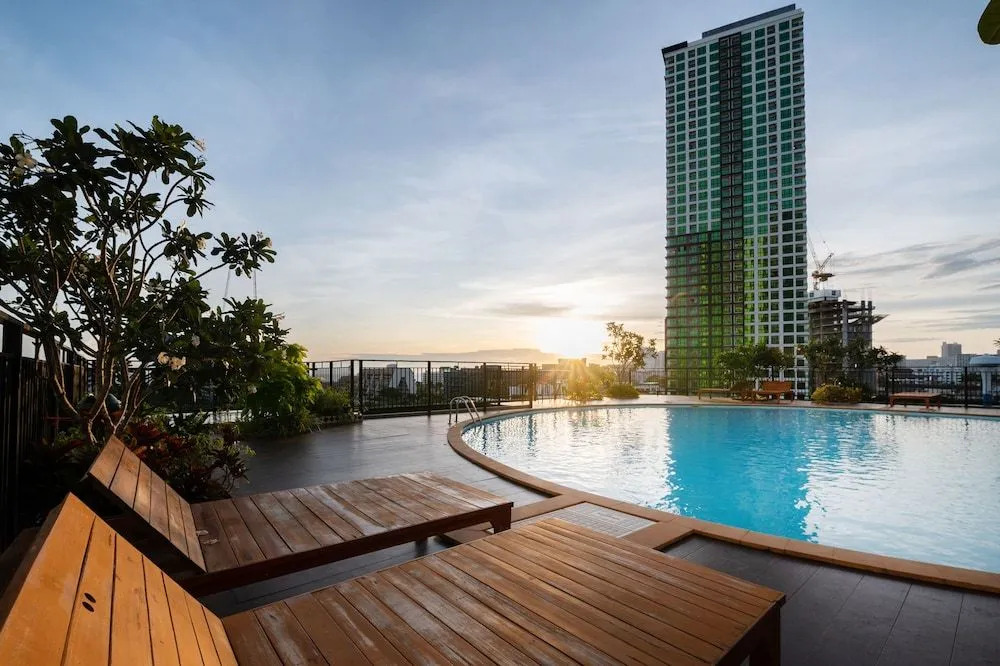 The Grand Jomtien by Favstay