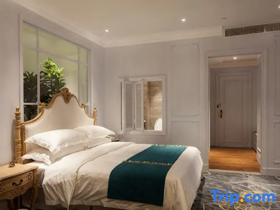Haikou Monet Garden French Light Luxury Hostel (Qilou Old Street)