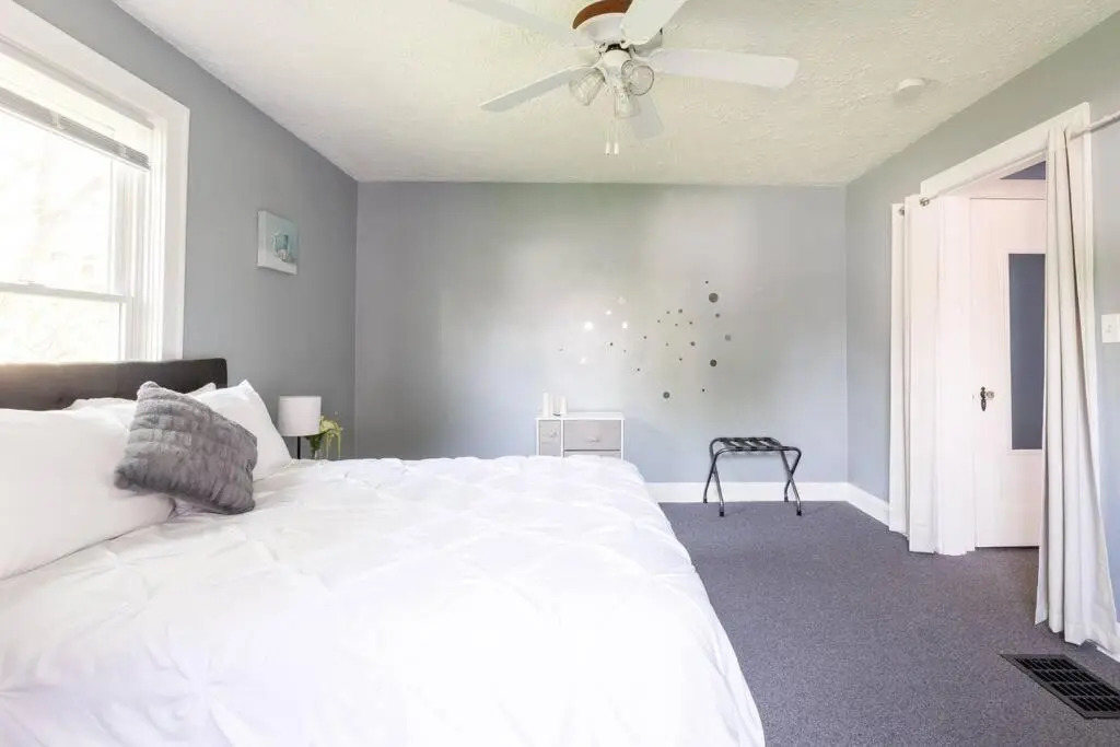 *Quiet 1 Bedroom Home - Minutes From Downtown