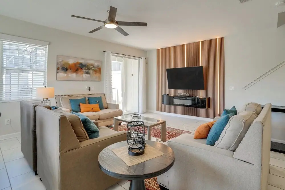 Kissimmee Getaway w/ Pool Access: 5 Mi to Disney