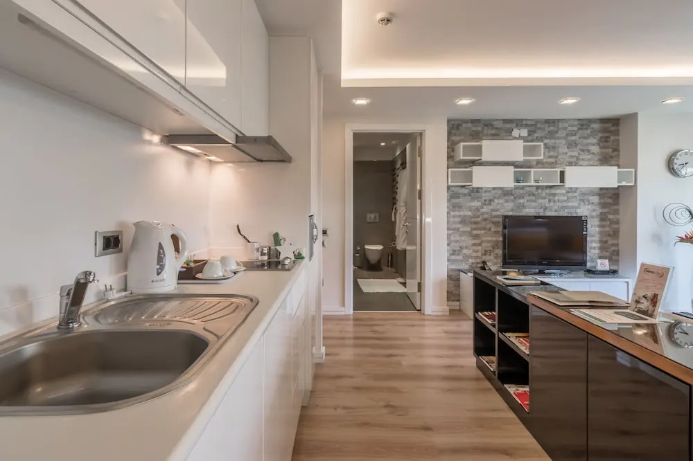 Aura Suites
