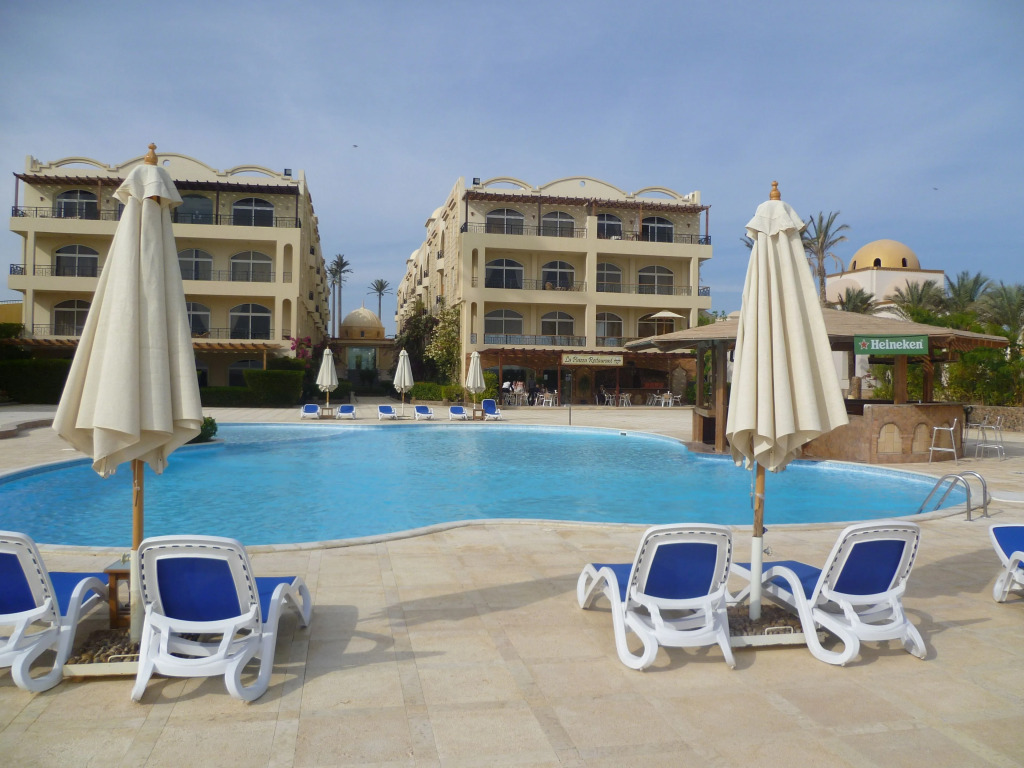 Palm Beach Piazza Apartments