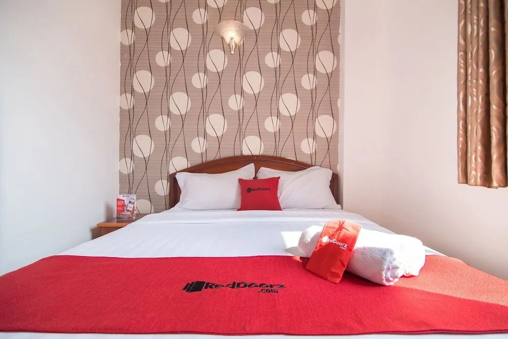 RedDoorz @ Pham Ngu Lao Street