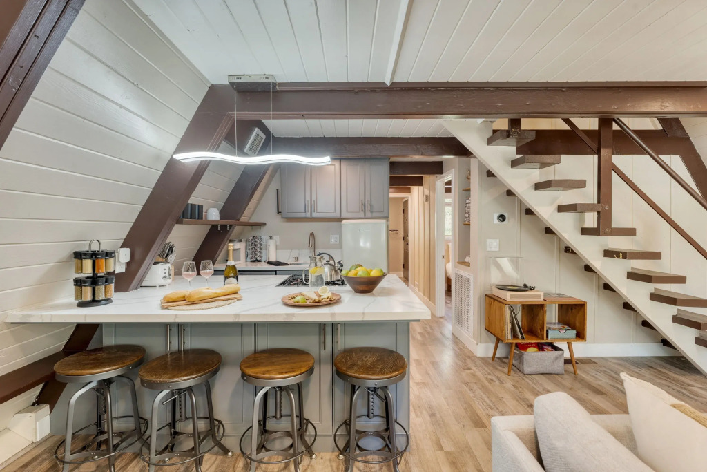 Speckled by Avantstay Modern Interior, 0.5mi to Lake!