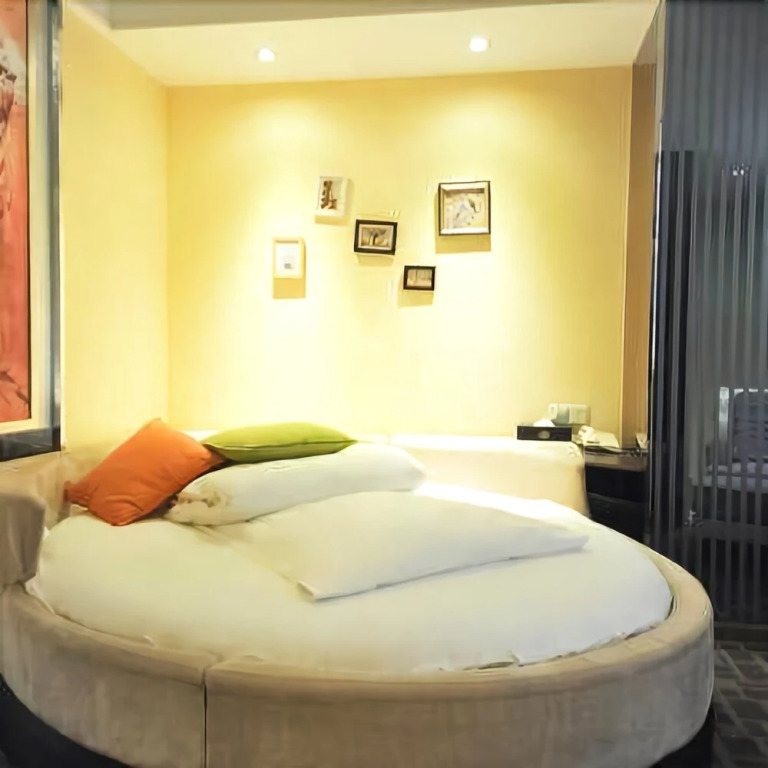 Answer Roof Garden Hotel (Sichuan University Wangjiang Campus Jiuyan Bridge)