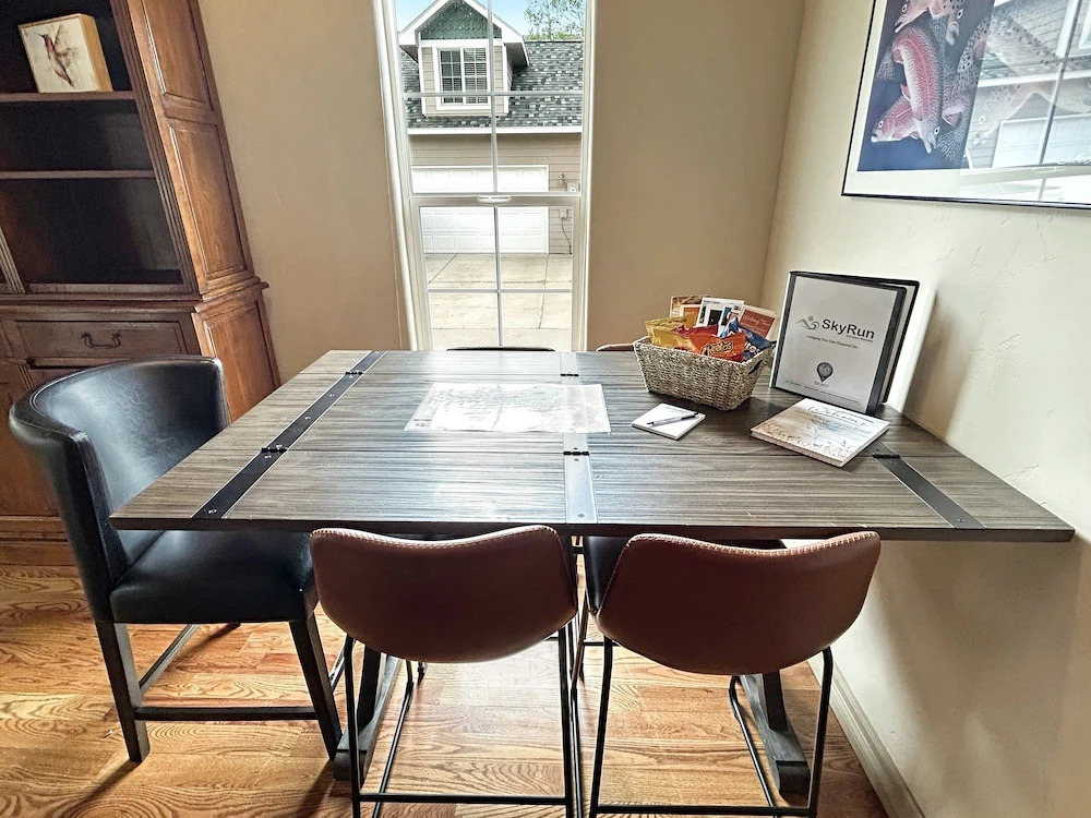 Victorian Chateau Retreat 3 Bedroom Townhouse