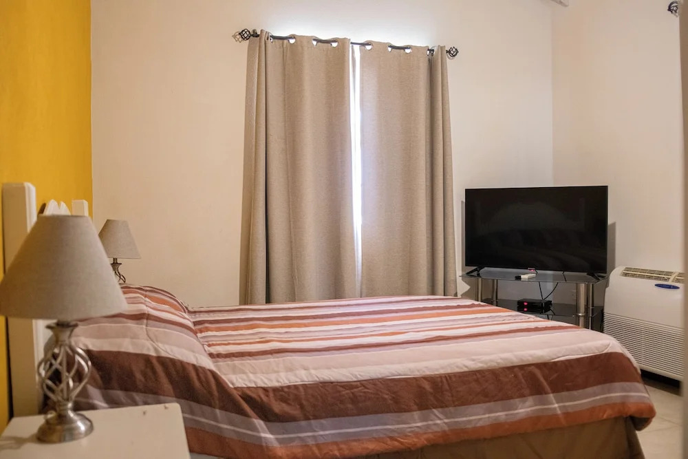 Apartment With Pool Near Golf Course And Oistins