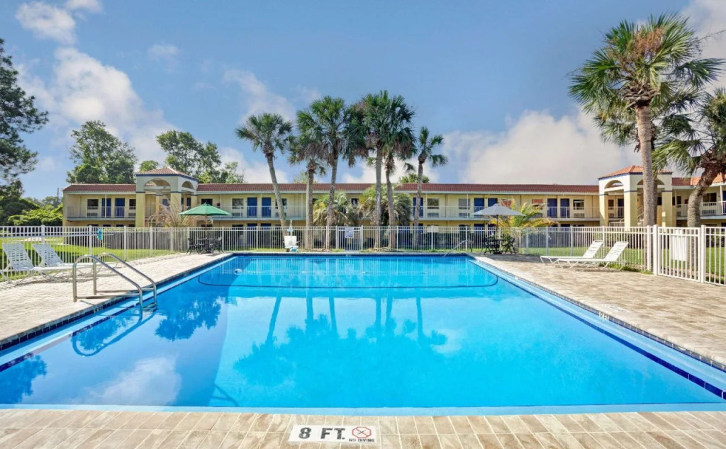 Zen Living Suites Extended Stay - Jacksonville - University Blvd
