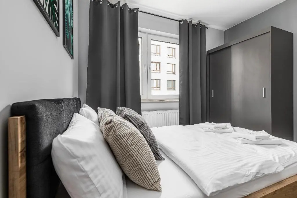 PREMIUM Apartments New Town Private Parking Included