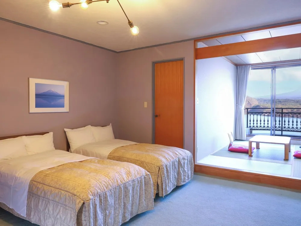 Shoji Mount Hotel