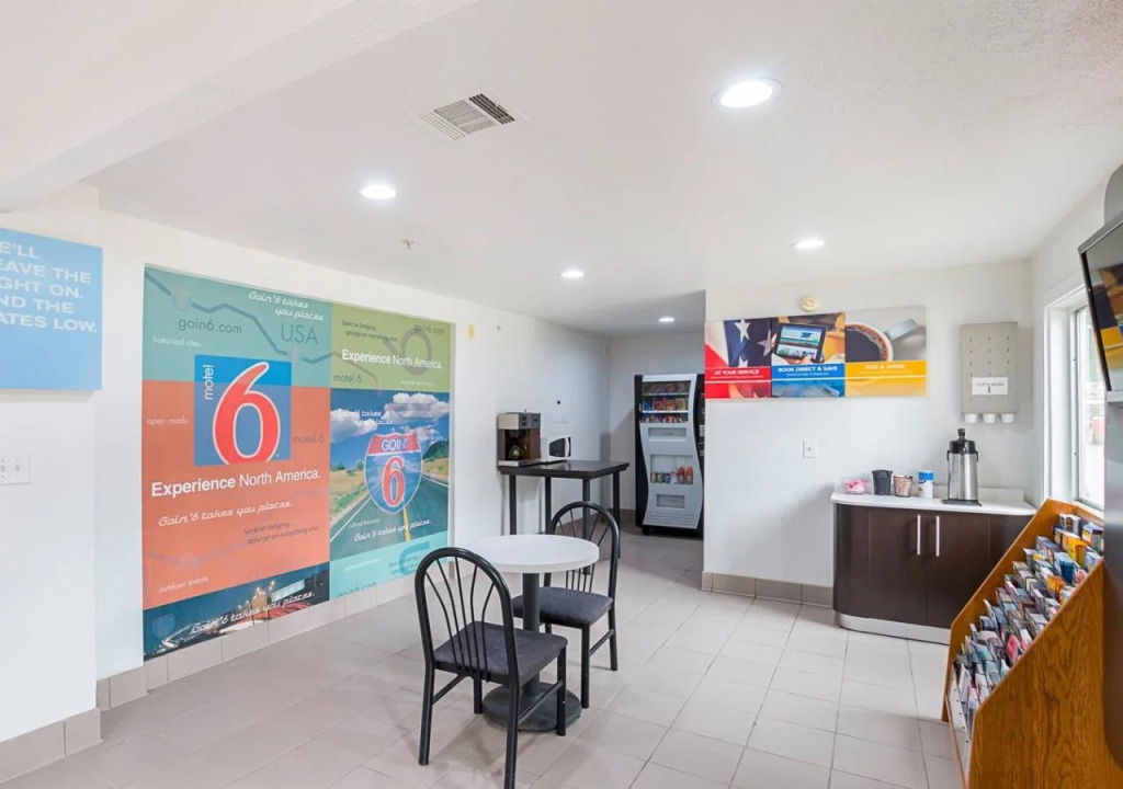 Motel 6 Grand Prairie, TX - Near Six Flags Drive